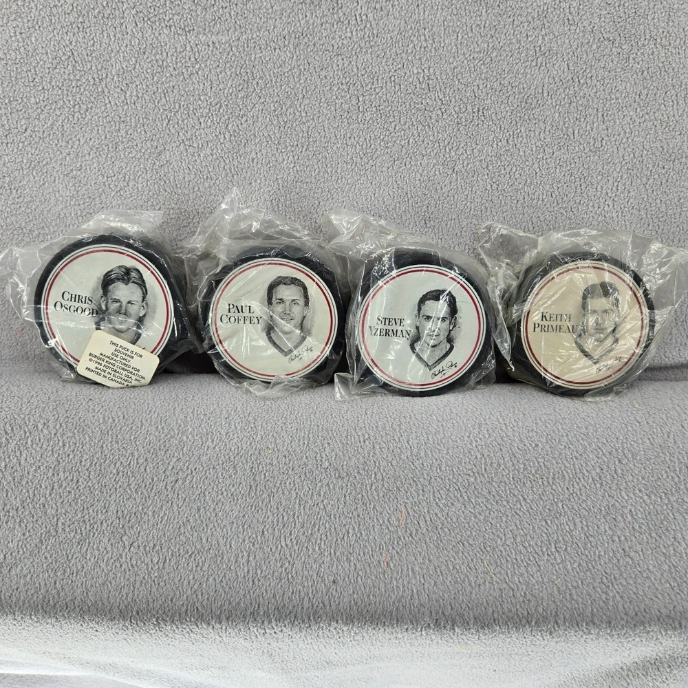 Burger King 1996 Detroit Red Wings Souvenir Hockey Pucks Set of 4